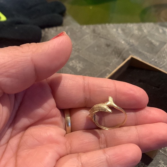Dolphin gold ring - Picture 6 of 6